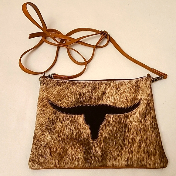 Steer CrossBody Purse - Picture 2 of 8
